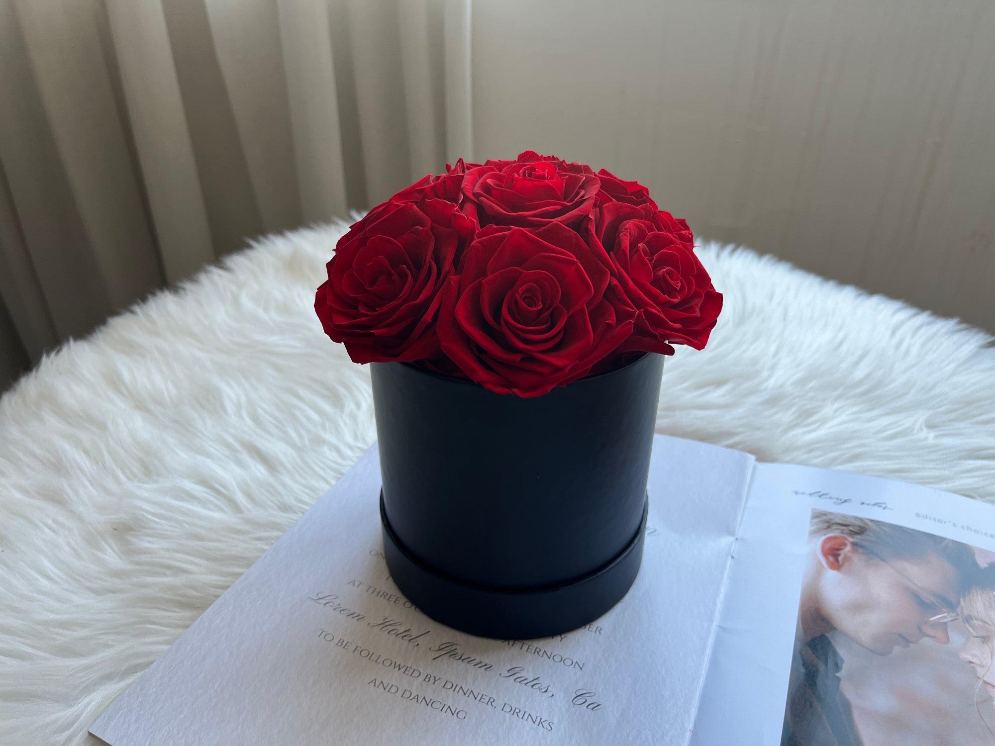 Small Round Black Box · Roses