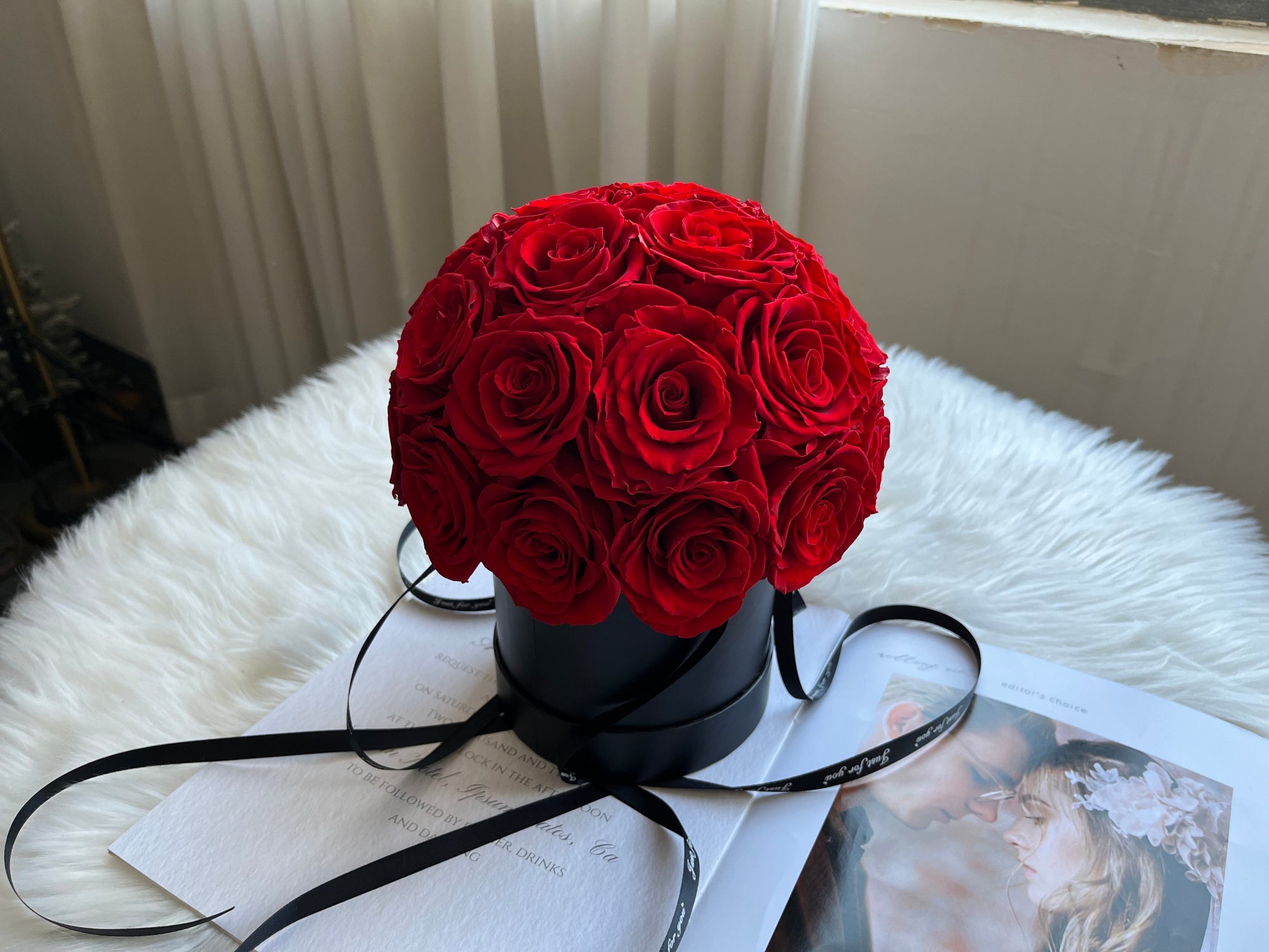 Large Superdome Black Box · Roses